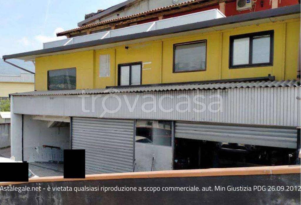 negozio in vendita a Gemonio