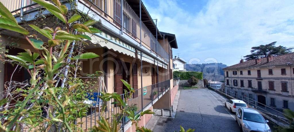 appartamento in vendita a Gemonio