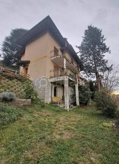 appartamento in vendita a Gemonio