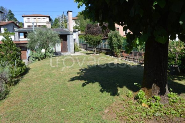 casa indipendente in vendita a Gemonio