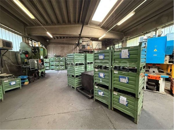 locale commerciale in vendita a Gemonio