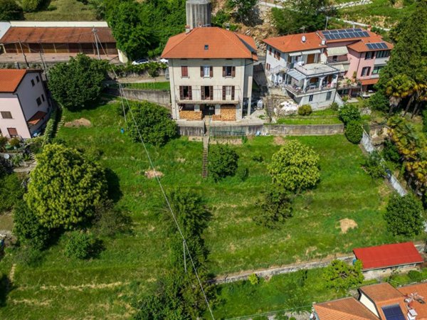 casa indipendente in vendita a Gemonio