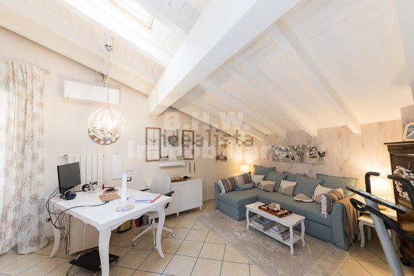 casa indipendente in vendita a Gemonio