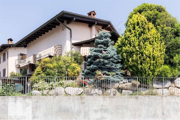 casa indipendente in vendita a Gemonio