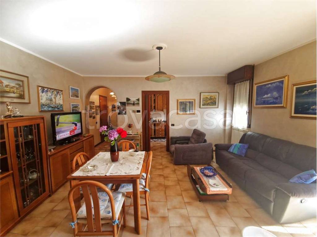 appartamento in vendita a Gemonio