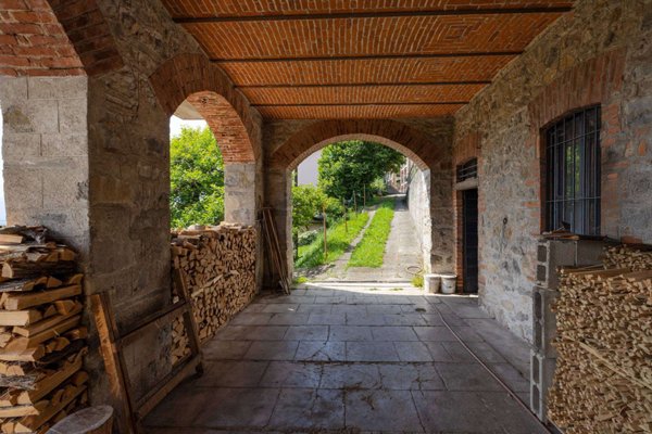 casa indipendente in vendita a Gemonio
