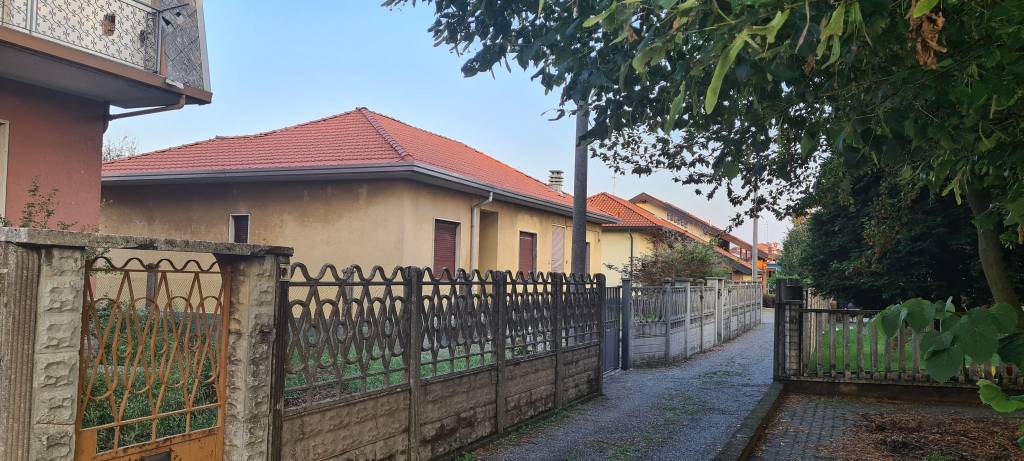 casa indipendente in vendita a Gerenzano