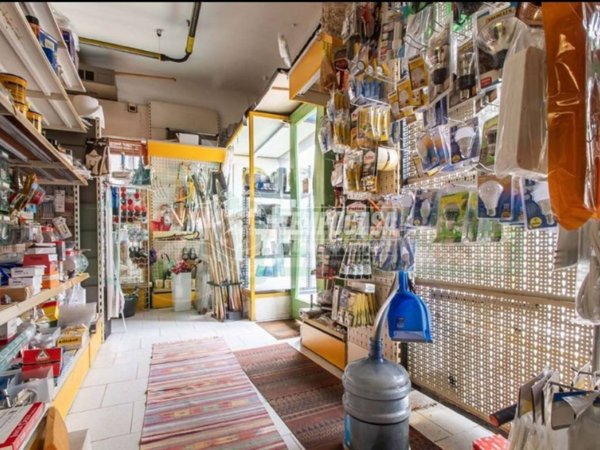 negozio in vendita a Gerenzano