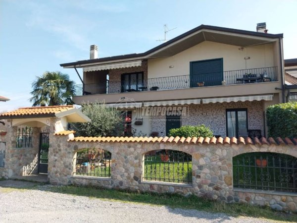 casa indipendente in vendita a Gerenzano
