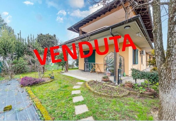 casa indipendente in vendita a Gerenzano