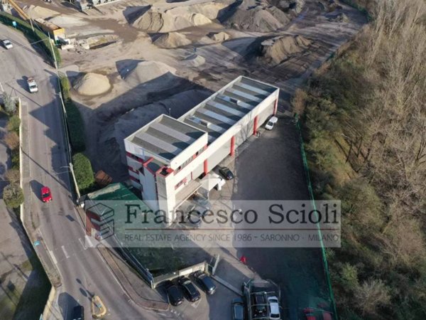 locale commerciale in vendita a Gerenzano