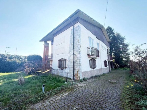 casa indipendente in vendita a Gerenzano