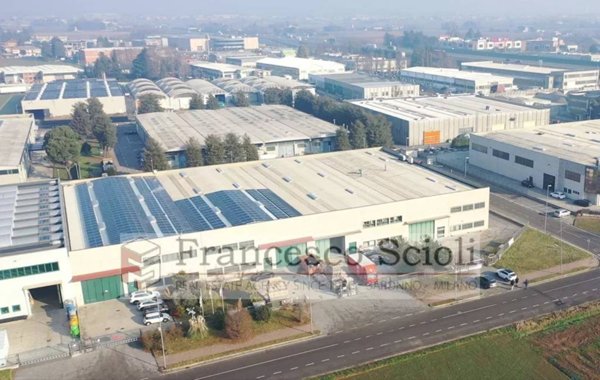 locale commerciale in vendita a Gerenzano