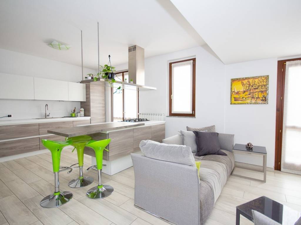 casa indipendente in vendita a Gerenzano