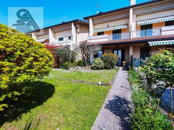 casa indipendente in vendita a Gerenzano
