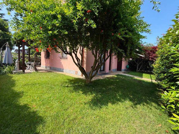 casa indipendente in vendita a Gerenzano