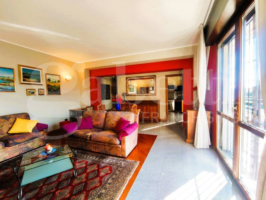 casa indipendente in vendita a Gerenzano