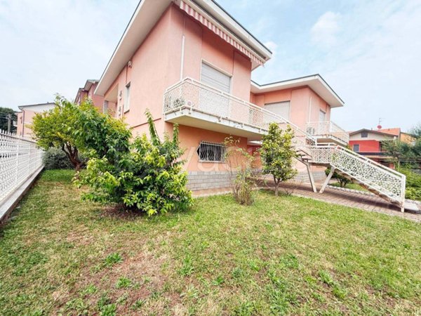 casa indipendente in vendita a Gerenzano