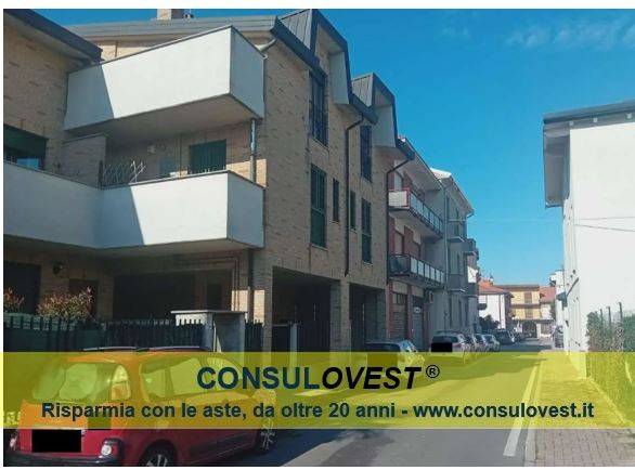 casa indipendente in vendita a Gerenzano
