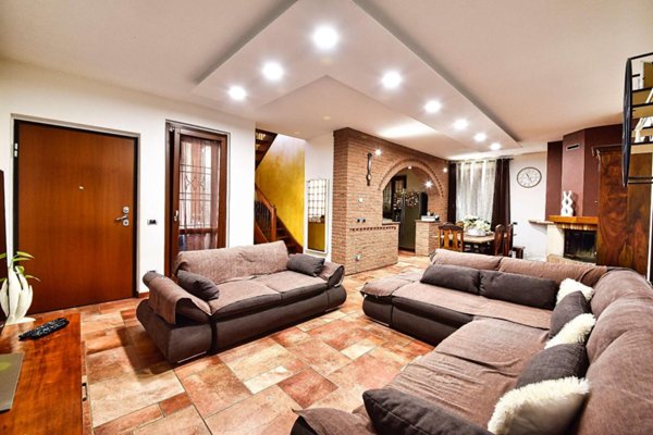 casa indipendente in vendita a Gerenzano