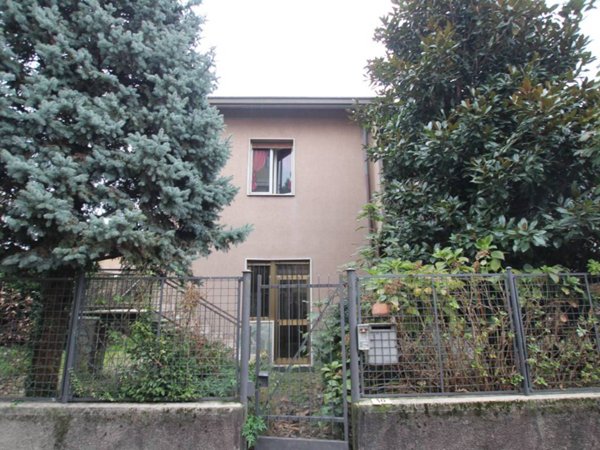 casa indipendente in vendita a Gerenzano