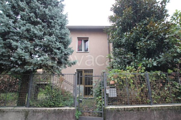 casa indipendente in vendita a Gerenzano