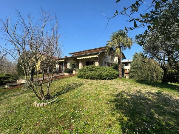 casa indipendente in vendita a Gerenzano