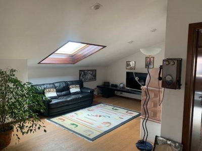 casa indipendente in vendita a Gerenzano