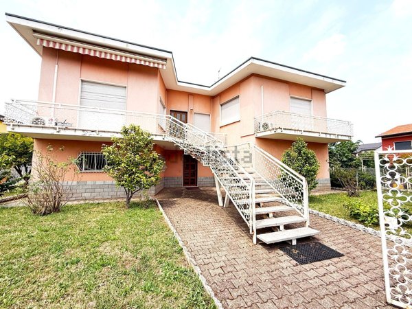 casa indipendente in vendita a Gerenzano