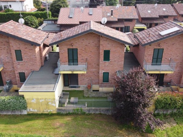 casa indipendente in vendita a Gerenzano
