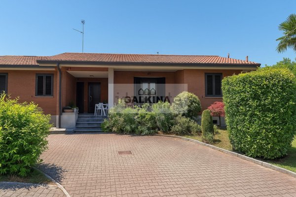 casa indipendente in vendita a Gerenzano