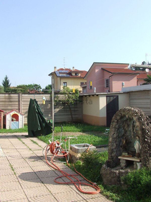 casa indipendente in vendita a Gerenzano