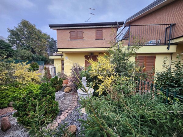 casa indipendente in vendita a Gerenzano