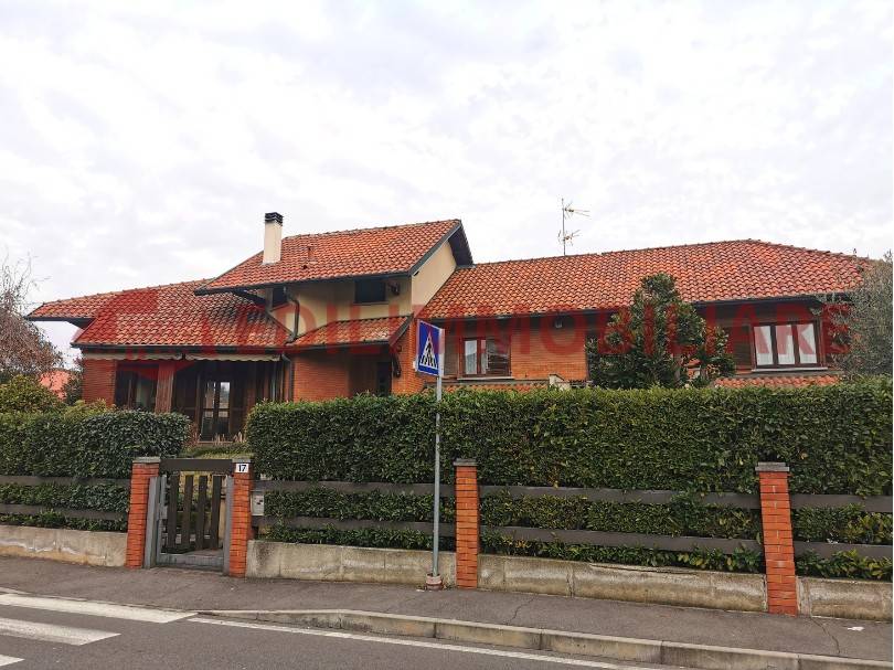 casa indipendente in vendita a Gerenzano