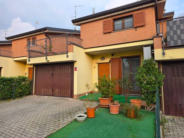 casa indipendente in vendita a Gerenzano