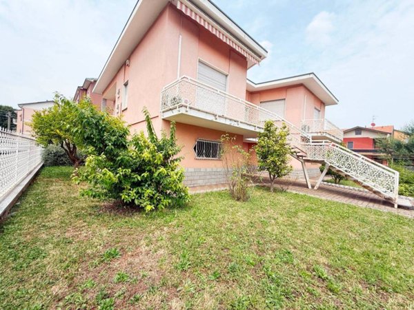 casa indipendente in vendita a Gerenzano