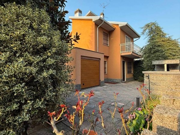 casa indipendente in vendita a Gerenzano