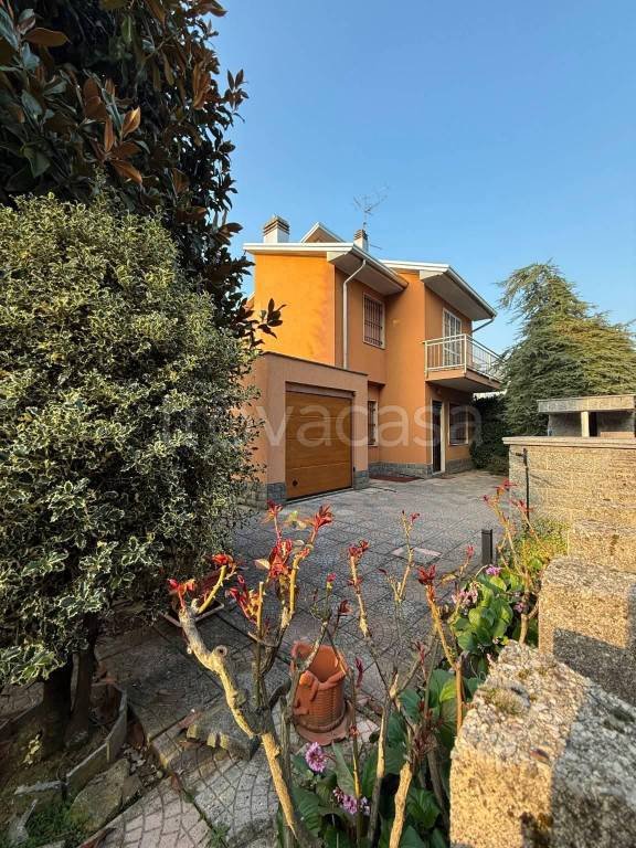 casa indipendente in vendita a Gerenzano
