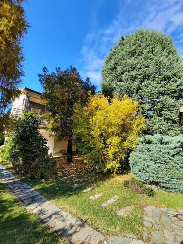 casa indipendente in vendita a Gerenzano