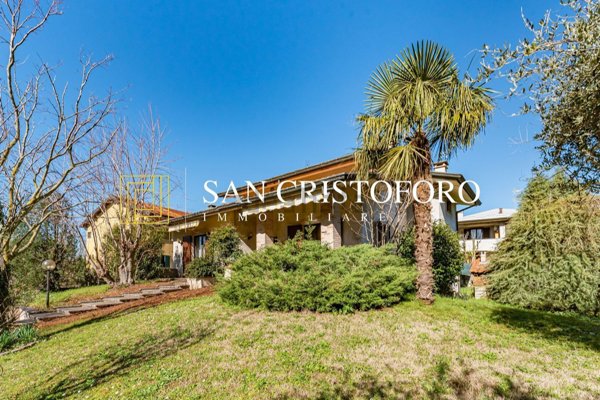 casa indipendente in vendita a Gerenzano