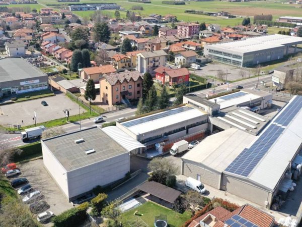 locale commerciale in vendita a Gerenzano