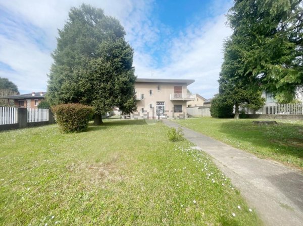 casa indipendente in vendita a Gerenzano