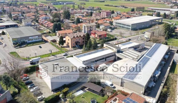 capannone in vendita a Gerenzano
