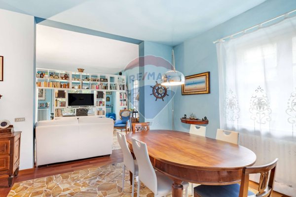 casa indipendente in vendita a Gerenzano