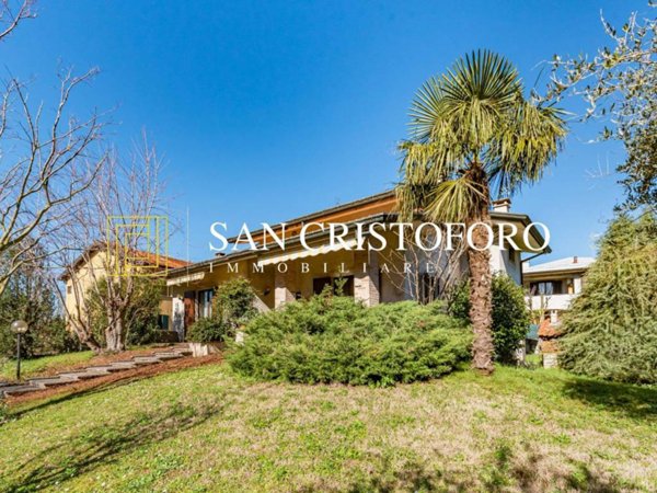 casa indipendente in vendita a Gerenzano