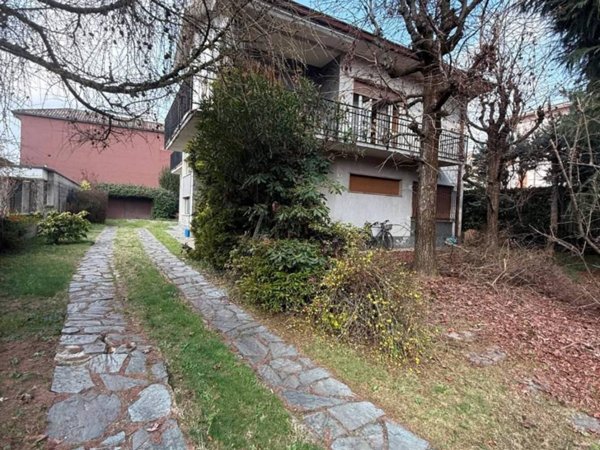 casa indipendente in vendita a Gerenzano