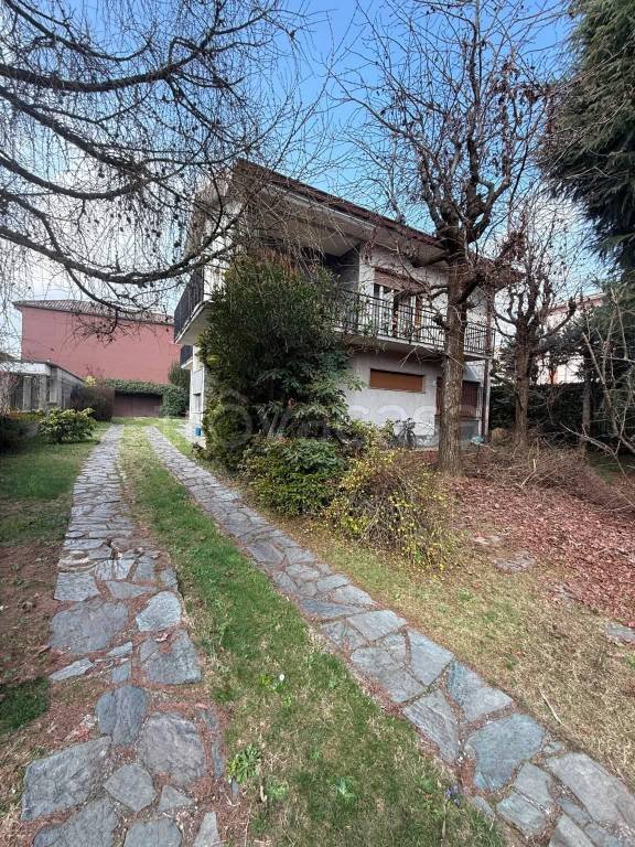 casa indipendente in vendita a Gerenzano