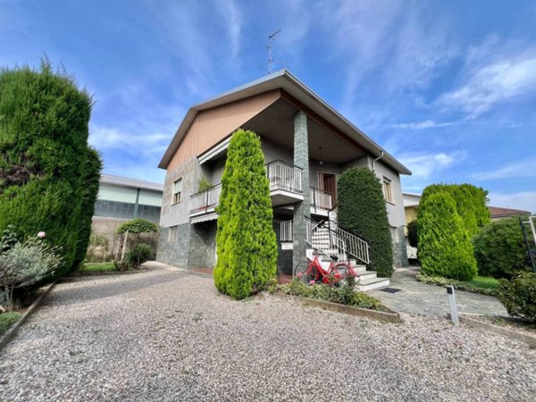 casa indipendente in vendita a Gerenzano