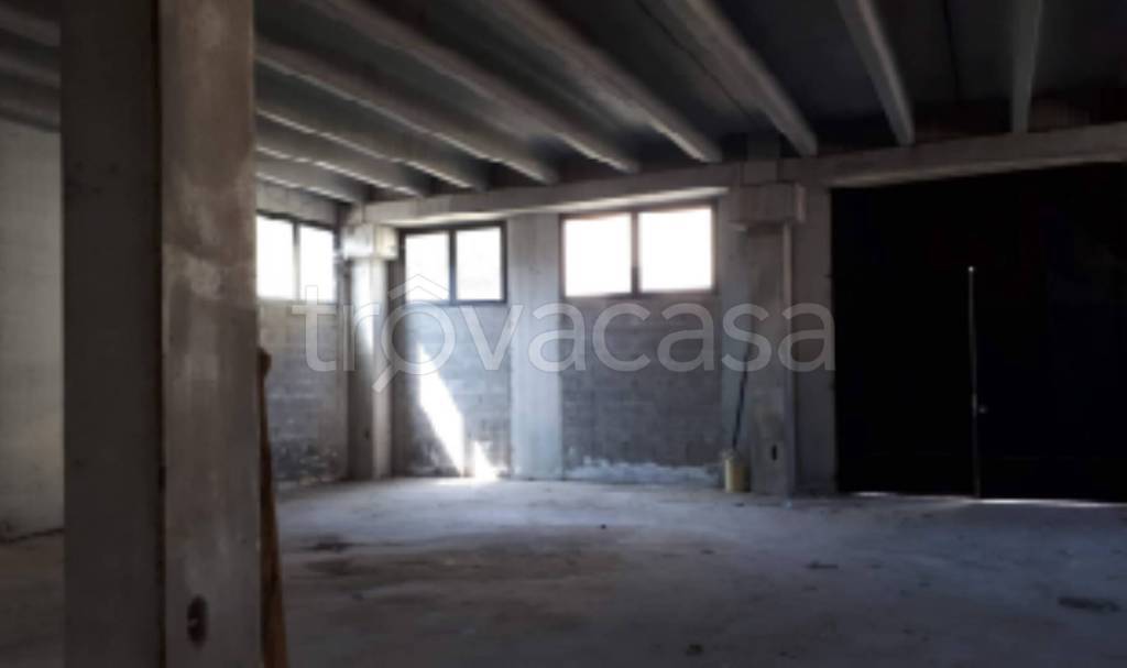 locale commerciale in vendita a Germignaga
