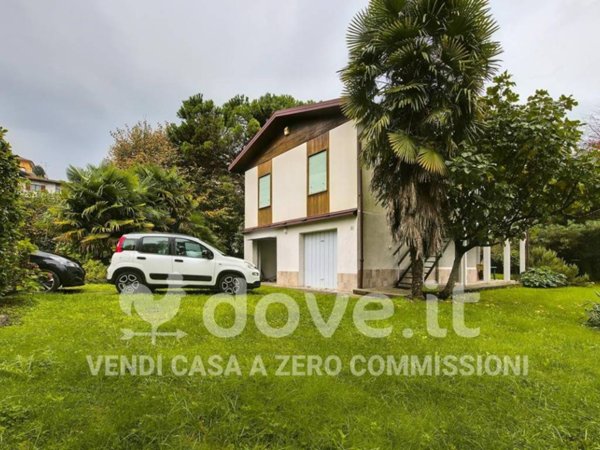 casa indipendente in vendita a Germignaga